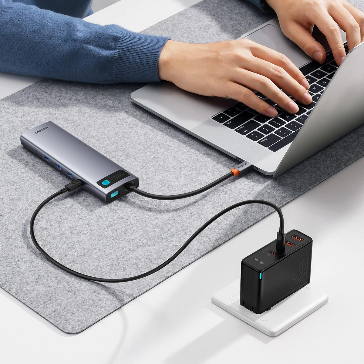 Hub USB-C Baseus Metal Gleam, 1 x USB-C - 3 x USB-A 3.0 - 1 x USB-A - 1 x HDMI - 1 x VGA - 1 x Jack 3.5mm - 1 x RJ45 - 1 x SD - 1 x microSD, Gray